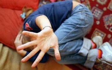 Aπηλλάγη 40χρονη  μητέρα για ασέλγεια  στο 7χρονο παιδί της