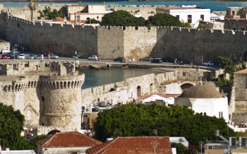 Ποιος θα εφαρμόσει αυστηρά τους κανόνες;