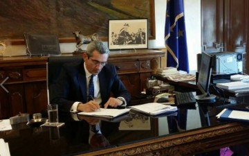 Νέες παρεμβάσεις αποκατάστασης στο οδικό δίκτυο και σε σχολικές μονάδες, από την Περιφέρεια Νοτίου Αιγαίου 
