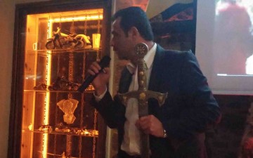 Με το... σπαθί του ο Τέρης Χατζηιωάννου!