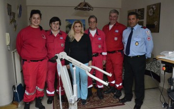 Τα πλαστικά καπάκια από τη Ρόδο έγιναν... ανυψωτικός γερανός