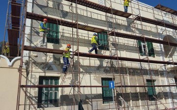 Καλλωπίζεται το κέντρο της Ρόδου - Επισκέψεις του δημάρχου σε συντηρήσεις κτηρίων 
