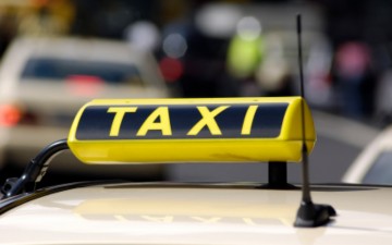 Συνελήφθη ταξιτζής στο αεροδρόμιο της Ρόδου για άγρα πελατών