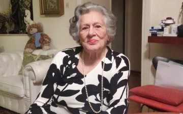 «Ο κόσμος  ζητωκραύγαζε,  τα πλοία  σφύριζαν, οι καμπάνες  χτυπούσαν…»!