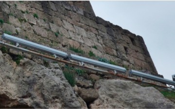 Εικαστική παρέμβαση στην Ακρόπολη της Λίνδου