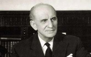 Το πνευματώδες ενσταντανέ  με τον Γεώργιο Παπανδρέου κατά τις εορτές της  Ενσωμάτωσης της Δωδεκανήσου