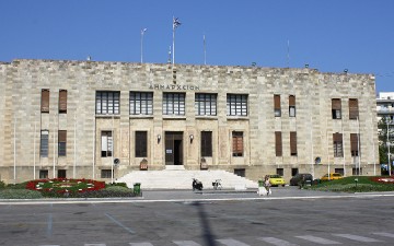Αμφισβητείται η παραγωγικότητα των υπαλλήλων του δήμου Ρόδου