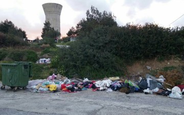 Ρόδος: Δέκα μέρες έχουν να μαζευτούν τα σκουπίδια