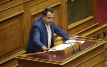 Ν. Σαντορινιός: «Μέσα σε ένα νεορατσιστικό πλαίσιο που διαμορφώνεται, η Ελλάδα προσπαθεί να περισώσει τις αξίες της Ευρώπης»