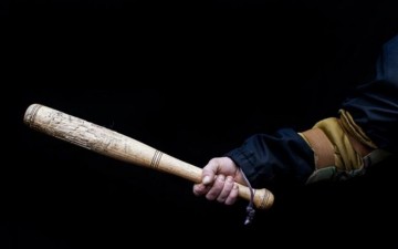 Στην ανακρίτρια Ιταλίδα για την επίθεση με ρόπαλο σε αστυνομικούς