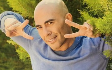 Ο Βαλάντης αποκαλύπτει το λόγο που ξύρισε το κεφάλι του και έκανε τατουάζ