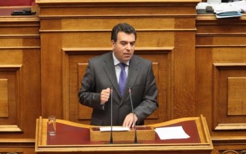 Ερώτηση του Μάνου Κόνσολα για την ακινητοποίηση των ελικοπτέρων του ΕΚΑΒ λόγω έλλειψης πόρων για την επισκευή τους