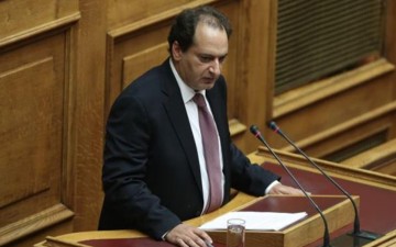 Σπίρτζης: Δεν θα κοπεί καμία άγονη αεροπορική γραμμή