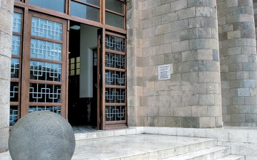 Ελεύθερος ο 45χρονος που «έπεσε» με το μοτοποδήλατο του στο όχημα της πρώην συζύγου του