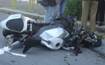 Σε κρίσιμη κατάσταση οδηγός μοτοσικλέτας που συγκρούστηκε με Ι.Χ. στη Ρόδο