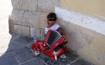 Γέμισε επαίτες το νησί της Ρόδου