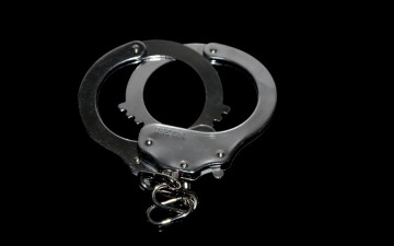 Δύο συλλήψεις στη Ρόδο για παραβάσεις σε καταστήματα