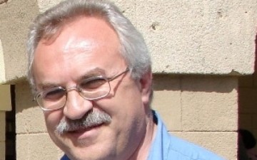 Στηρίζουν τον Δημ. Γάκη νομαρχιακές επιτροπές, Σαντορινιός και Καματερός