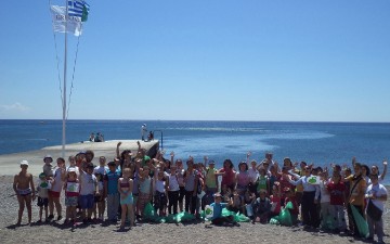 Εθελοντικός καθαρισμός παραλίας απο  την εταιρεία Grecotel
