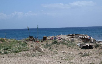 Καταδικάστηκαν τρεις τσιγγάνοι για αυθαίρετη μεταβολή αιγιαλού
