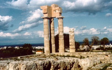 Αθώα 69χρονη για την κατάληψη δημόσιου κτήματος στην Αρχαία Ακρόπολη της Ρόδου