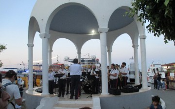 Κάθε Κυριακή  η Φιλαρμονική  στο Μαντράκι