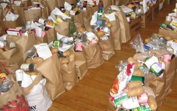 Διανομή τροφίμων σε 1450 δικαιούχους από το Δήμο Ρόδου