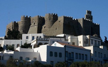 Η Πάτμος ανάμεσα στα κορυφαία μέρη για τις πιο ρομαντικές αποδράσεις στον κόσμο