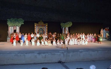 Όνειρο καλοκαιρινής νύκτας  από το 22ο νηπιαγωγείο Ρόδου