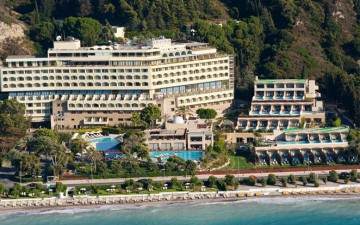 Θερινό σχολείο στο Amathus beach hotel