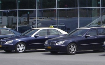 Απάντηση των ταξιτζήδων στη δημοτική επιχείρηση ΡΟΔΑ