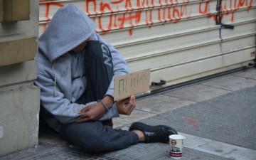 Προσήχθησαν τέσσερα άτομα από την Τουριστική Αστυνομία Ρόδου για επαιτεία