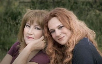 Ευανθία Ρεμπούτσικα και Ελλη Πασπαλά στο θέατρο Μεσαιωνικής Τάφρου Ρόδου