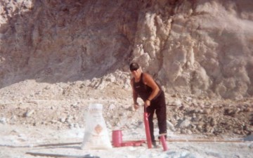 «Έβαζα πεντακόσια και χίλια κιλά εκρηκτικά, γινόταν σεισμός…»!