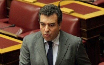 Μ. Κόνσολας: «Όλες οι συναλλαγές στα νησιά να πραγματοποιούνται με πλαστικό χρήμα»