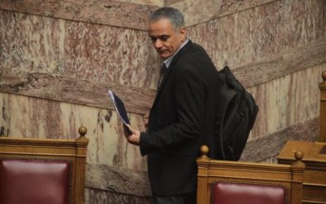 Ο Σκουρλέτης απέσυρε την διάταξη που απαγόρευε δόμηση σε οικόπεδα, εκτός σχεδίου, μικρότερα από 4 στρέμματα