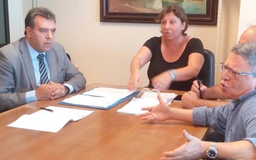 Συνάντηση του Μάνου Κόνσολα με τη Διοικήτρια και τους γιατρούς του νοσοκομείου της Ρόδου