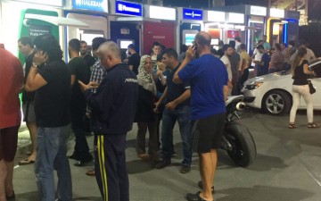 Τουρκία: Πολίτες συρρέουν στα ΑΤΜ και τα πρατήρια βενζίνης