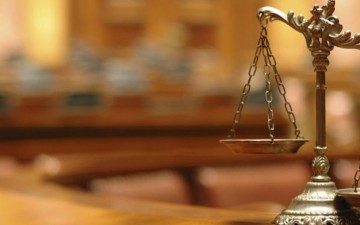«Μαλλιά κουβάρια» έγιναν διευθυντές σε δημόσια υπηρεσία