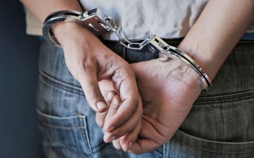 Συνελήφθησαν έξι άτομα στη Ρόδο για παράνομη λειτουργία καταστημάτων