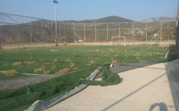 Αποκαρδιωτική  είναι η εικόνα που  εμφανίζει ο χώρος άθλησης στην περιοχή του Μανδρικού