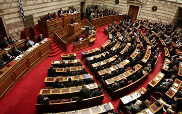 Η εκ των έσω υπονόμευση της Βουλής