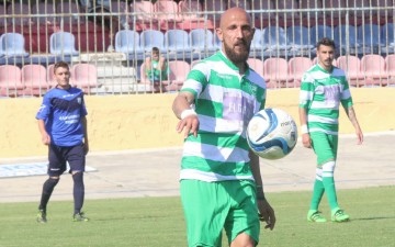 Μ’ ένα σμπάρο... δύο τρυγόνια!