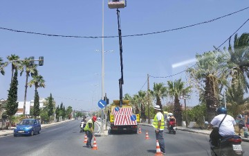 Σύγχρονος φωτισμός από χθες βράδυ στο Φαληράκι
