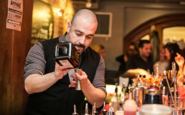 Νικητής ο ροδίτης Δημήτρης Καντιμοίρης στον Πανελλήνιο διαγωνισμό της «Tequila Ocho - Mix it in London»!