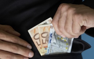 Αδίστακτοι εξαπατούν ηλικιωμένους στις Καλυθιές