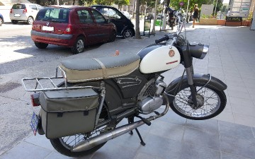 Ροδίτης διατηρεί μηχανάκι 50 ετών σαν καινούργιο