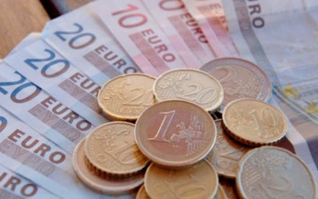 Ευρώ: Το σωσίβιο  που μας πνίγει