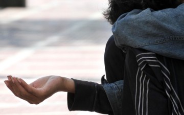 Προσαγωγή 23χρονου ζητιάνου από την Τουριστική Αστυνομία Ρόδου 