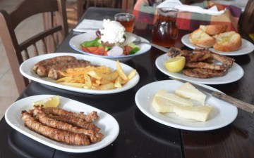 Ευχαριστούν τον "Μιμάκο" για το γεύμα αγάπης